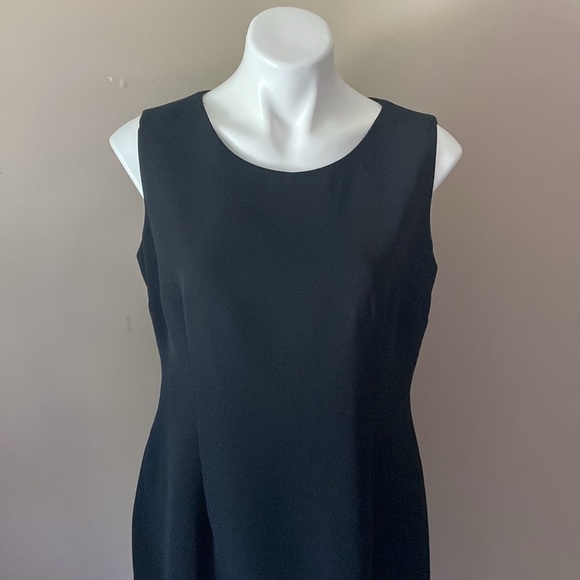 Vintage Kasper Black Sleeveless Scoop Neck Plus Size Shift Dress - Picture 2 of 7